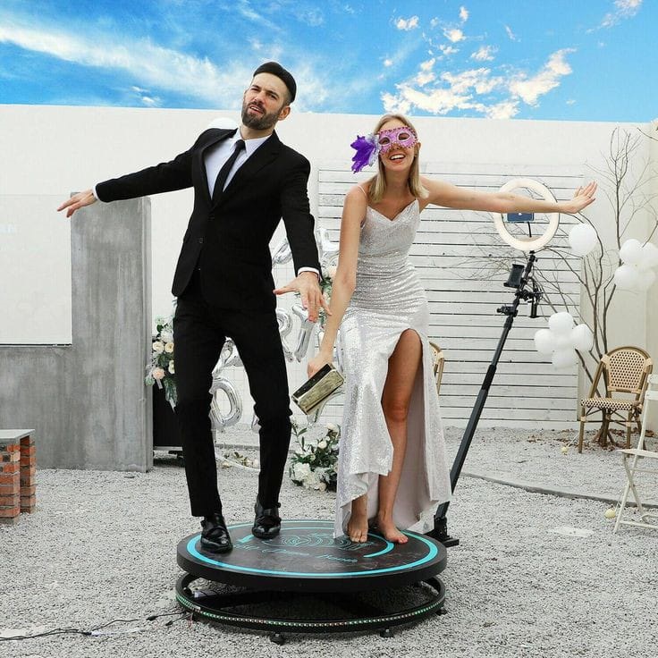 TECNOLOGÍA EN LAS BODAS DE 2025: REALIDAD AUMENTADA, LIVESTREAMING Y PERSONALIZACIÓN DIGITAL