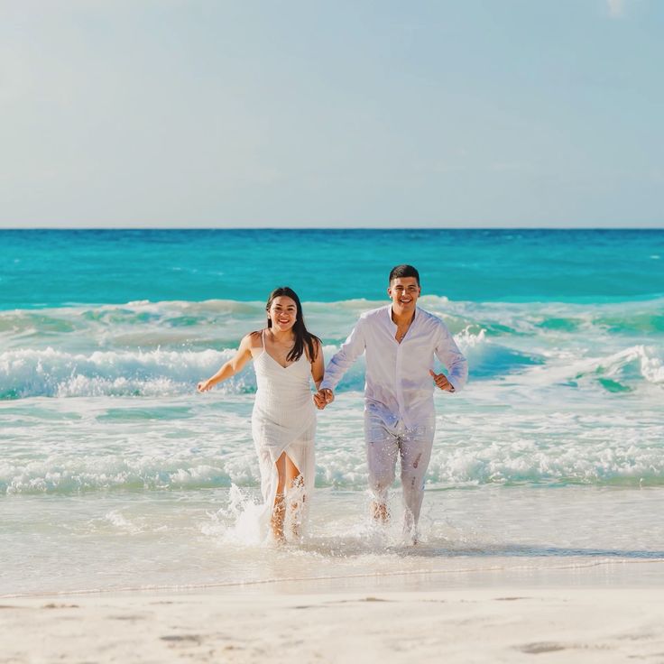 Trámites, permisos, vestidos adecuados y consejos prácticos para casarte al borde del mar