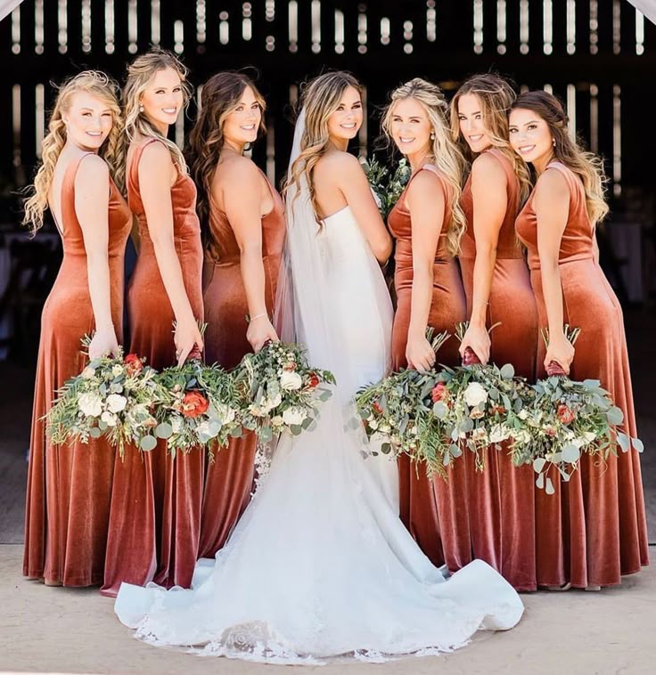 Cómo elegir el vestido para las damas de honor